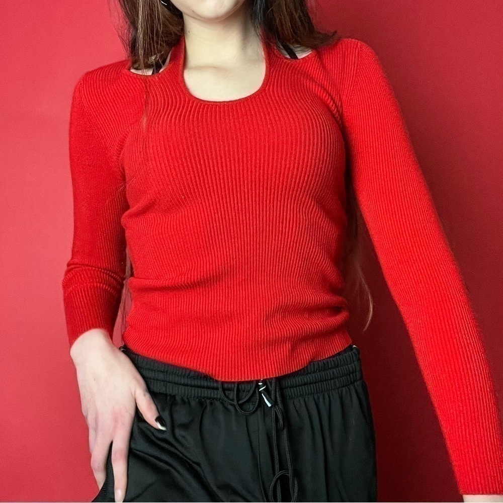 Long sleeve red sweater ❤️❤️​​​​​​​​​​​​​​​​​​​​​
